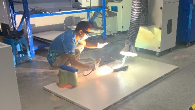 跟隨時代發(fā)展，執(zhí)信環(huán)保與激光企業(yè)一起進步